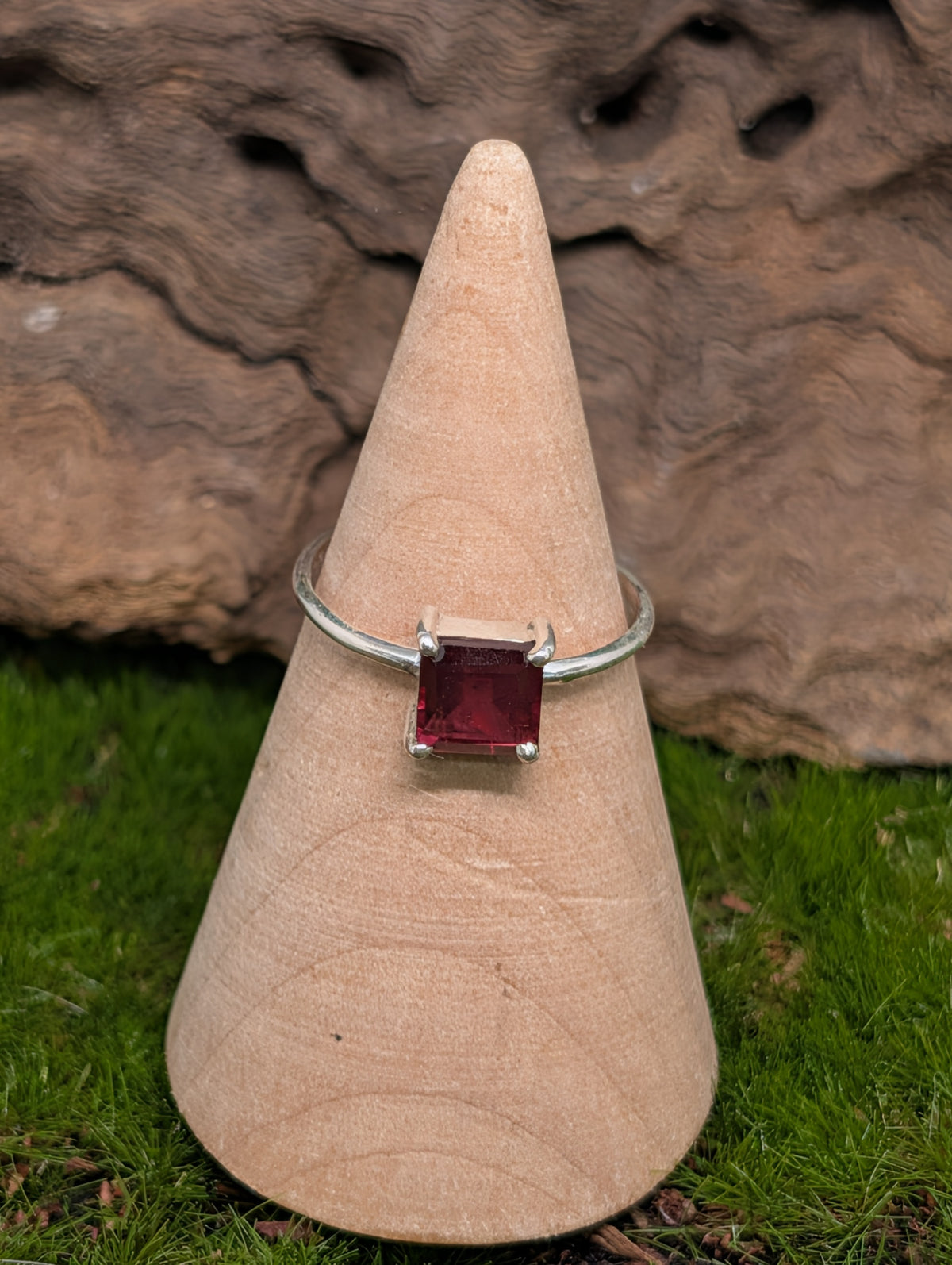 Garnet Sterling Silver Square Ring Size (7)
