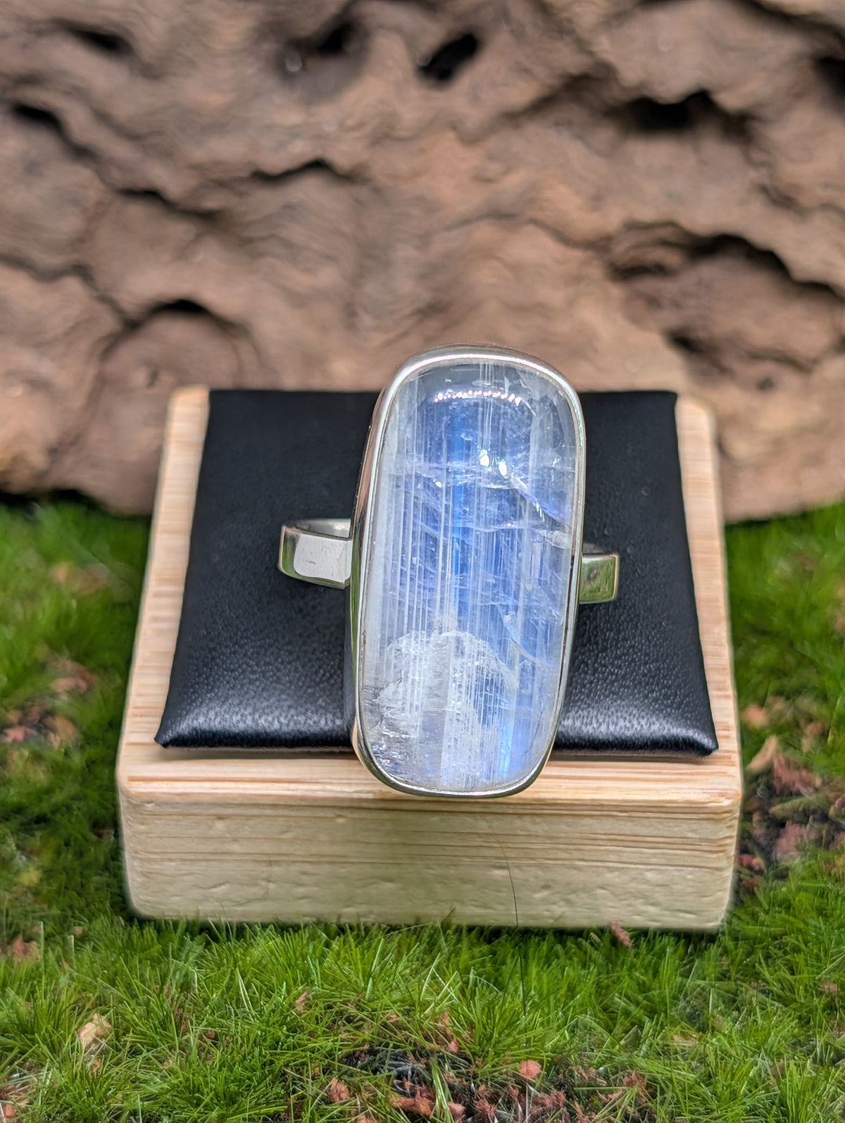 Rainbow Moonstone Sterling Silver Ring (Size 9)