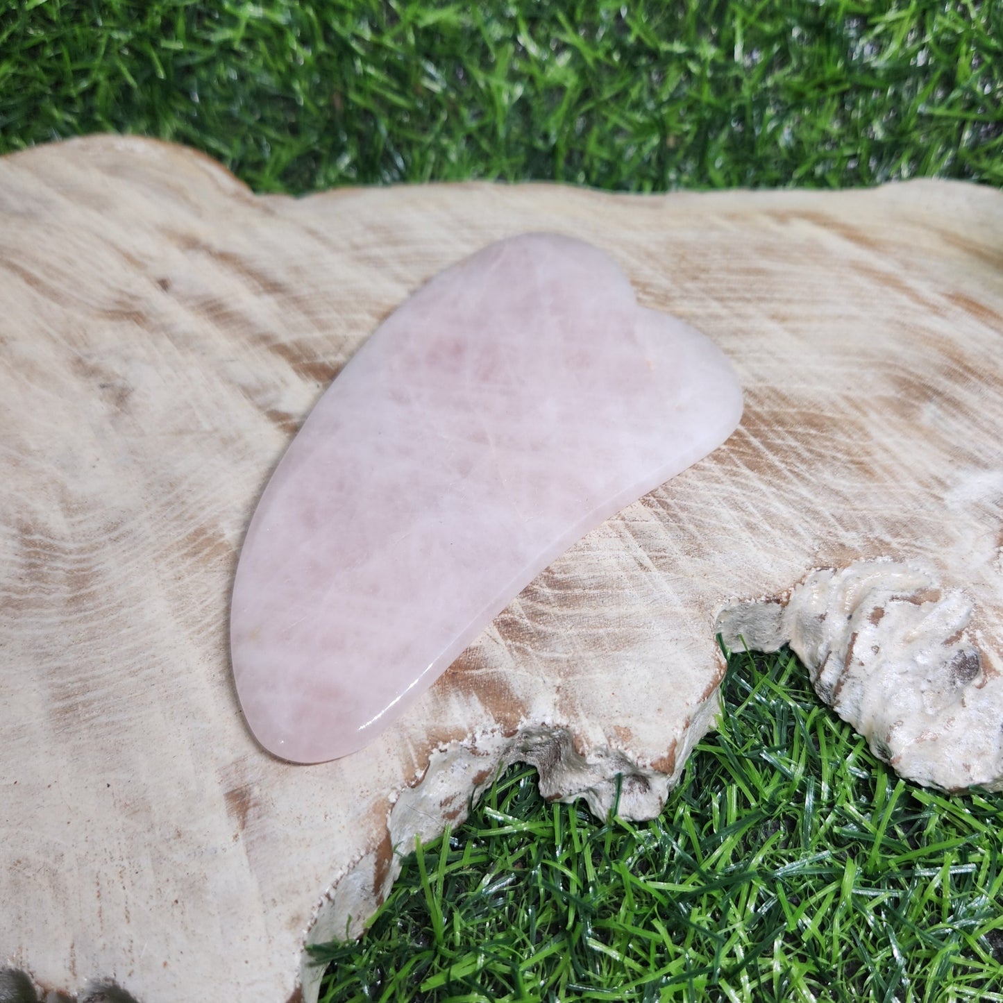 Rose Quartz Gua Sha Facial Lifting Tool