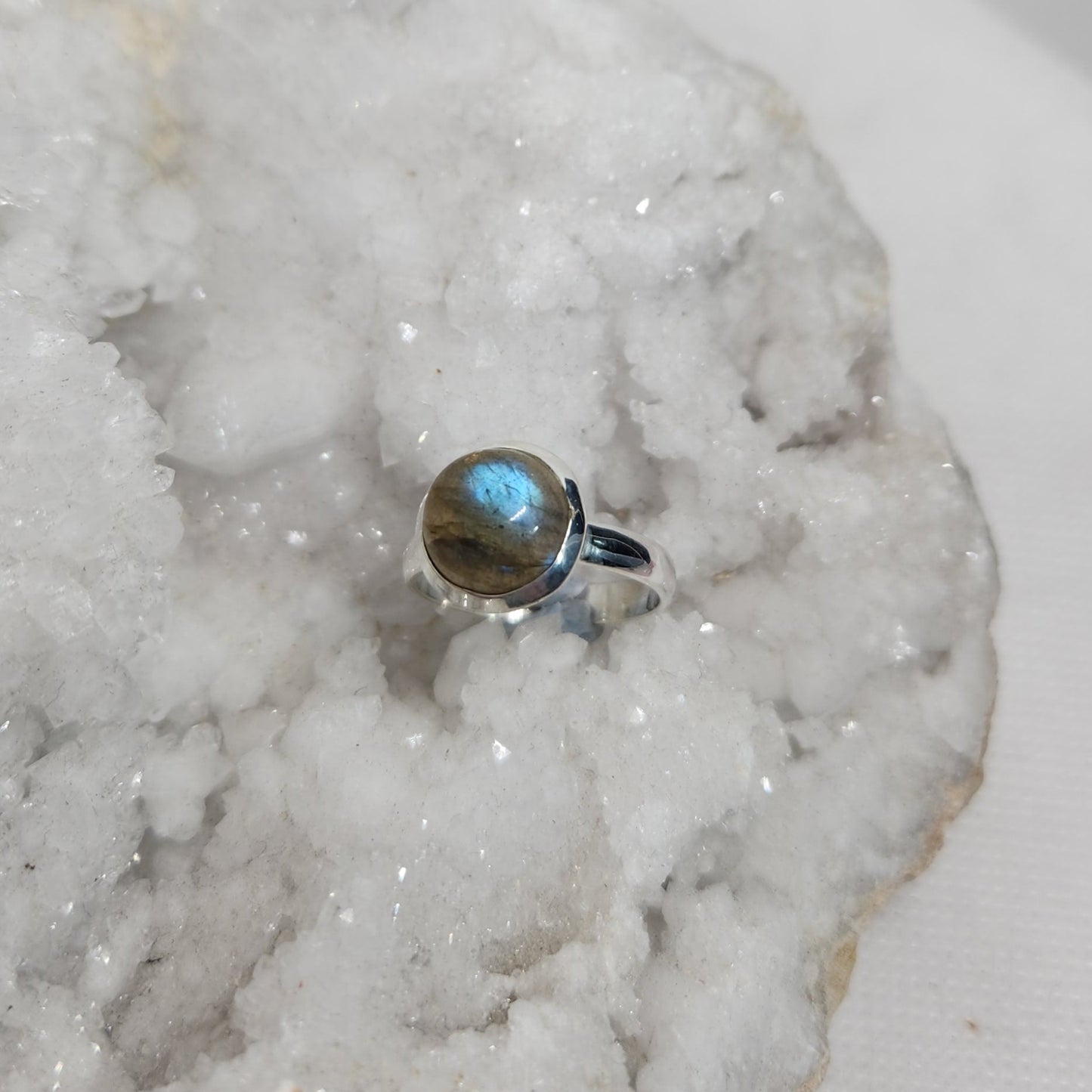 Labradorite Sterling Silver Round Ring (Size 7)