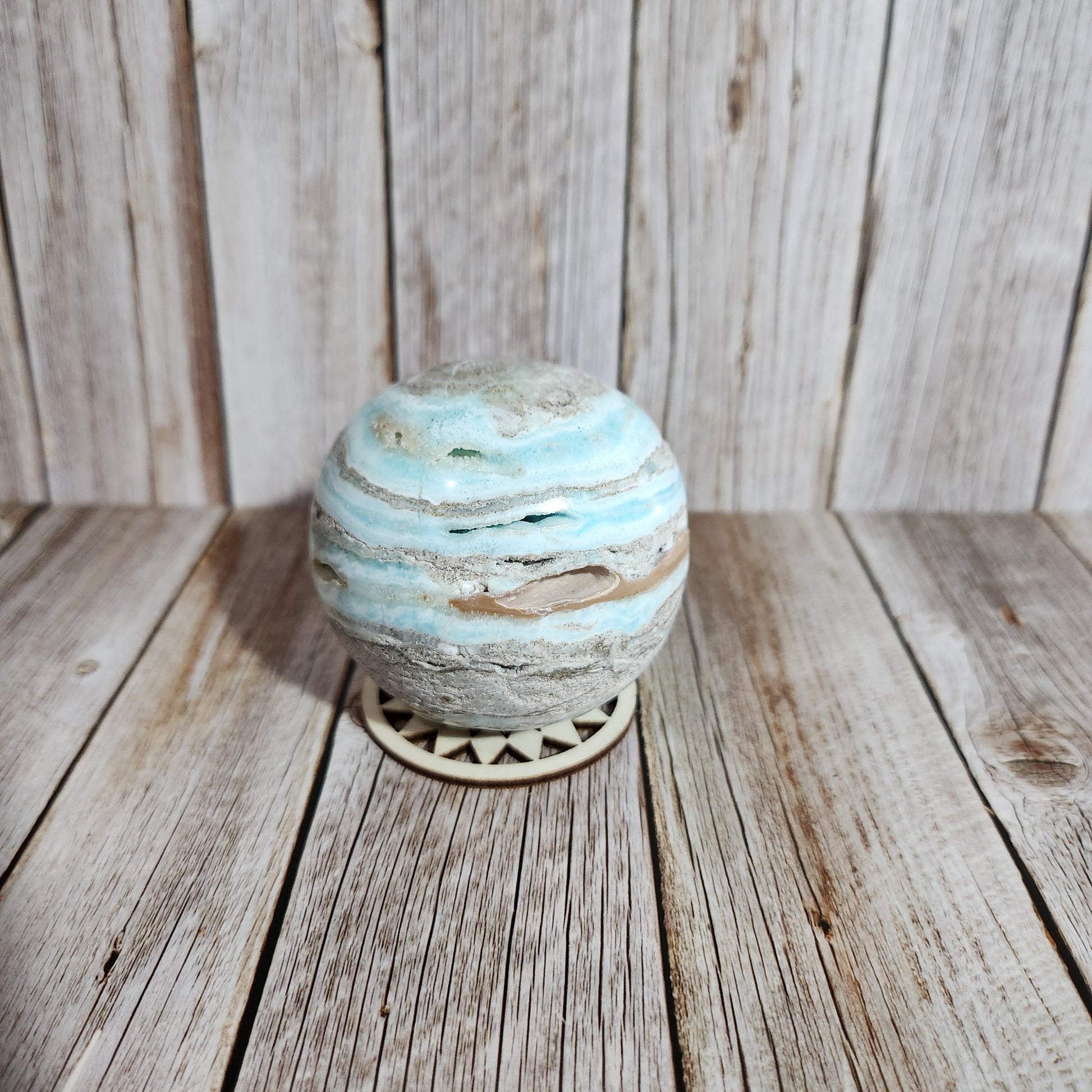 Decorative door knob on a wooden door