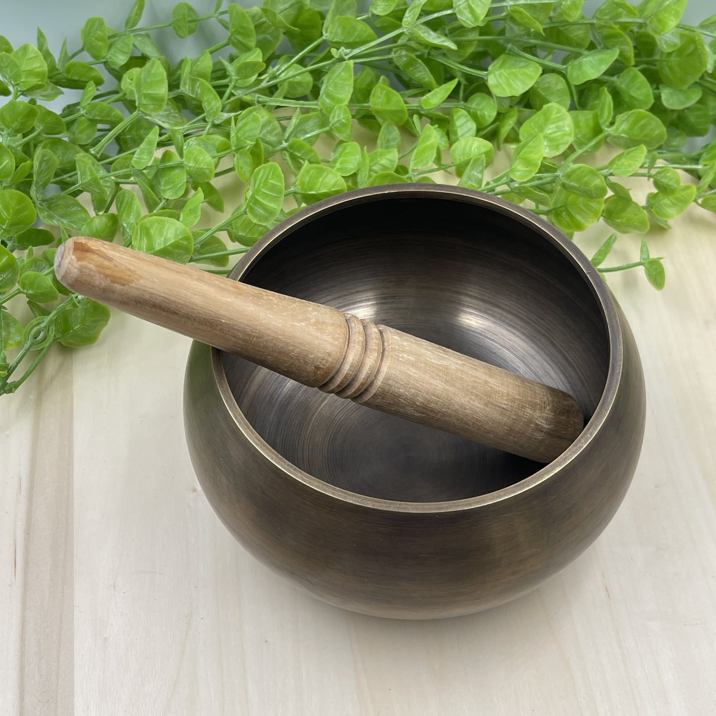 Tibetan Singing Bowl with stick 600g-699g