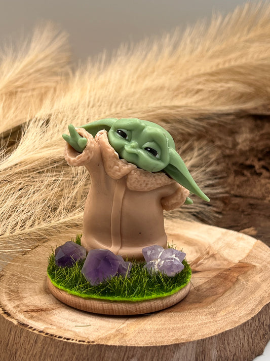 Baby Yoda with Amethyst 8