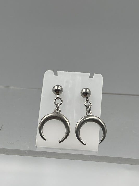 Small Crescent Moon Earrings