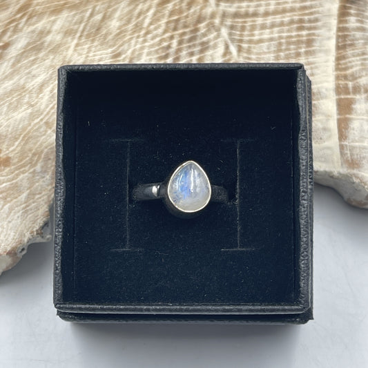 Moonstone Sterling Silver Ring (Size 7)