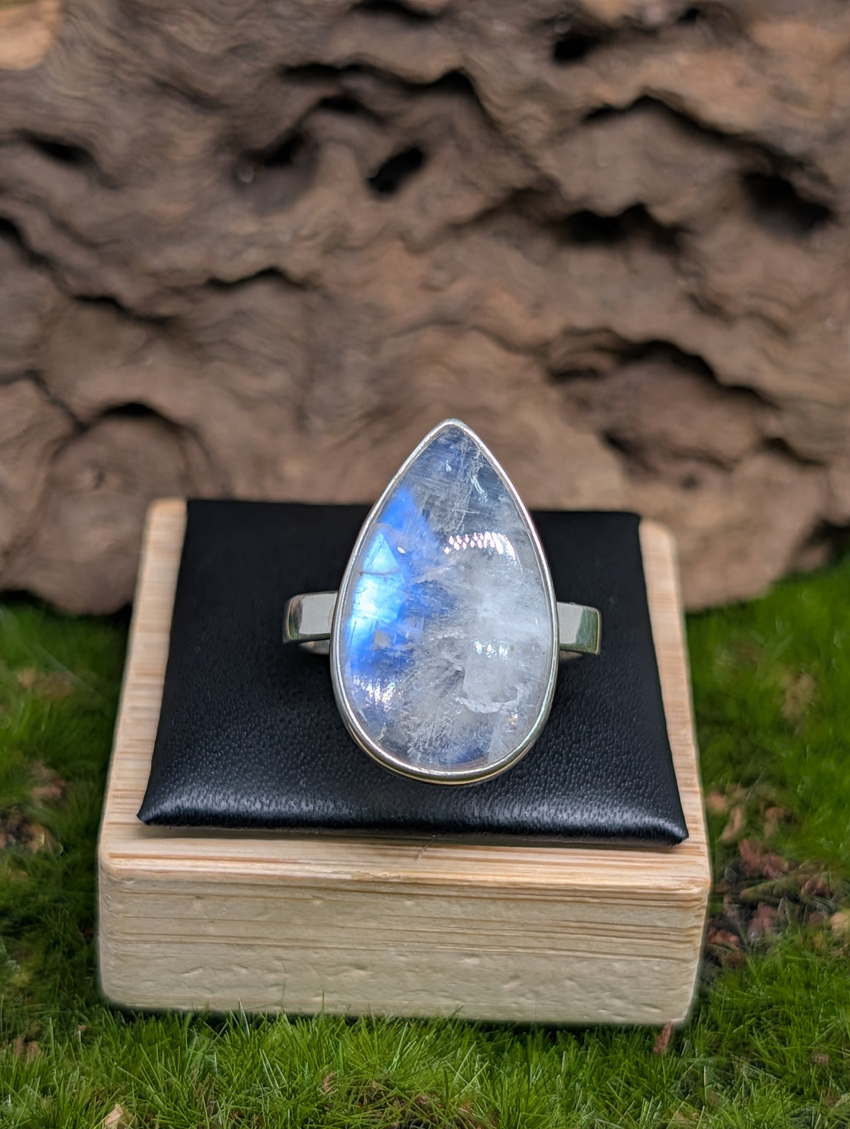 Rainbow Moonstone Sterling Silver Ring (Size 8)